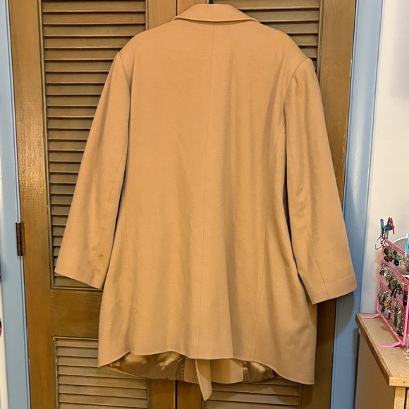 L.L. Bean Women's Wool Double Breasted Classic Lambswool Peacoat - Picture 5 of 6